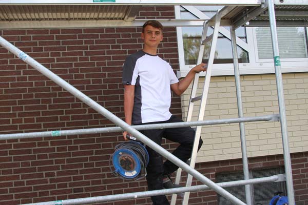 Elias Penner, Ausbildung zum Zimmerer, 3. Lehrjahr