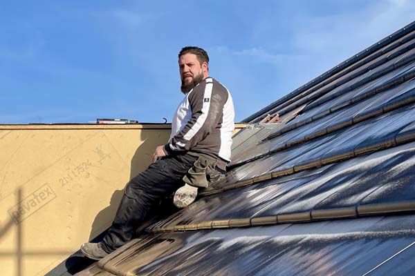 Raphael Ruhmann-Bäcker, Zimmerer und Dachdecker